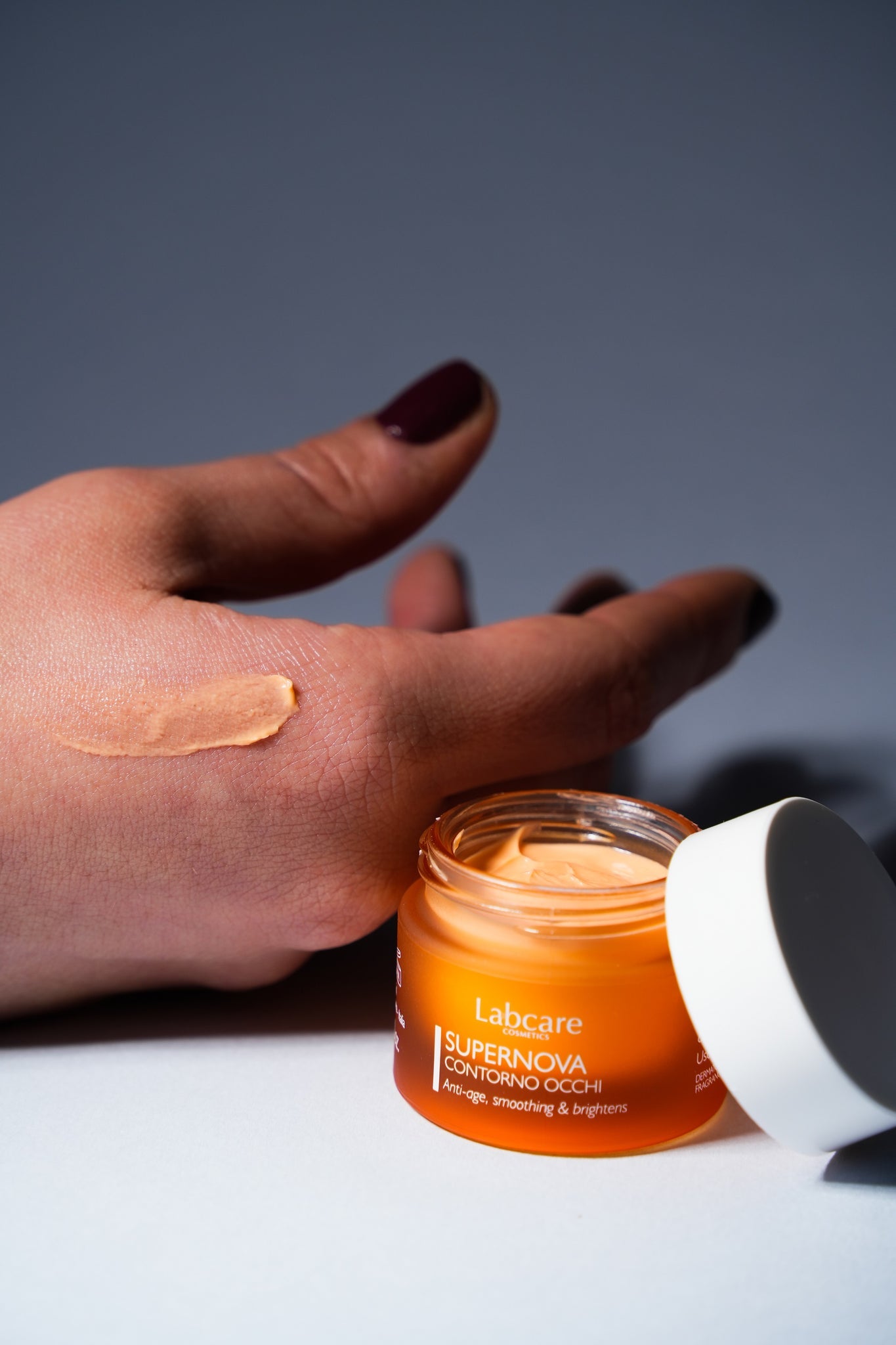 Supernova Contorno Occhi - Озаряващ Антиоксидантен Окоолоочен Крем с Витамин С и Серамиди